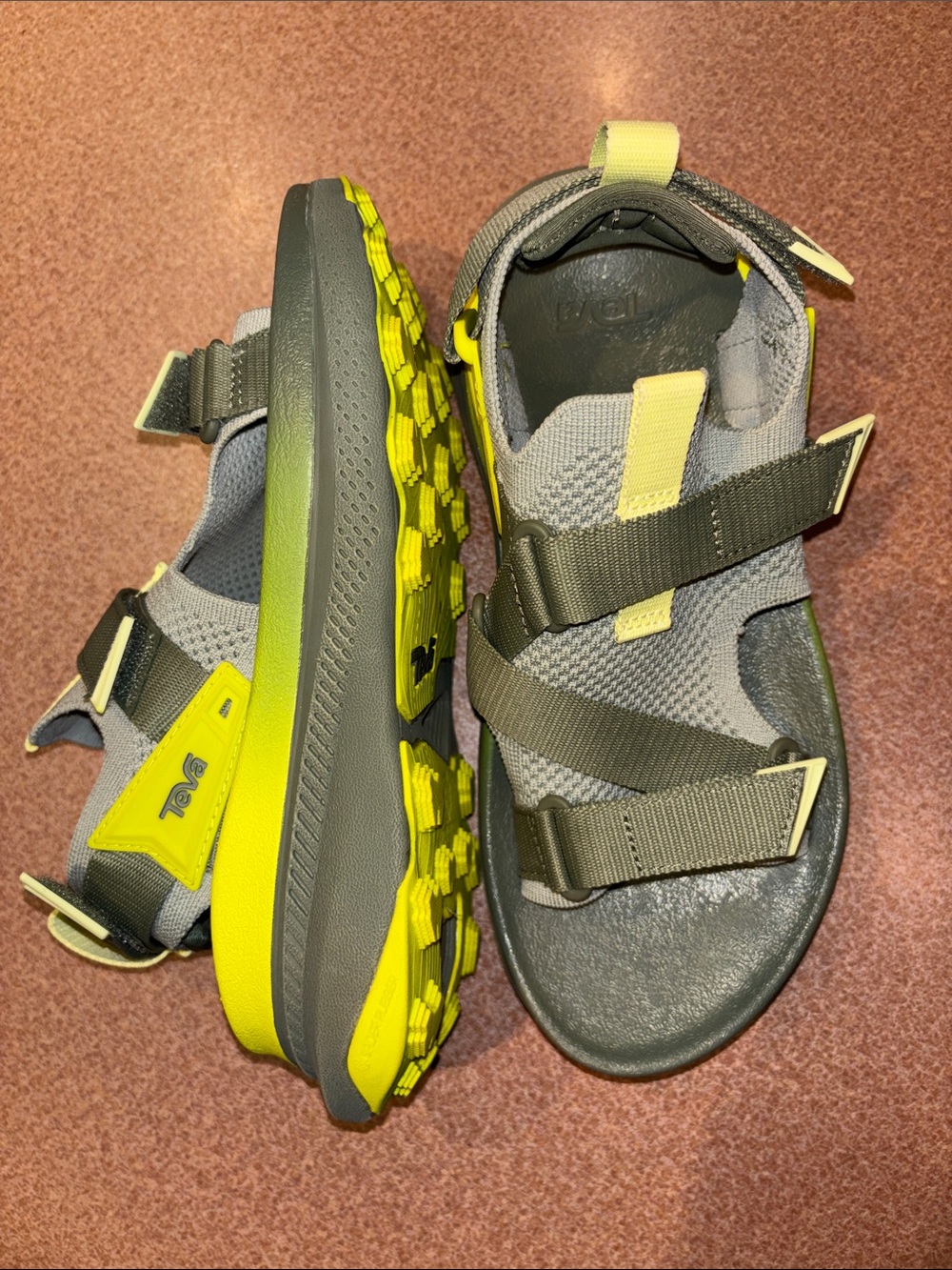 Teva Adventrail Trail Runner Sandals 8/39